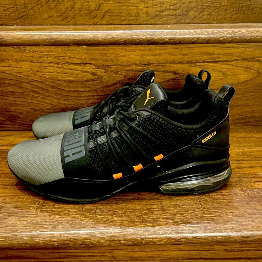 Brand new men’s Puma sneakers!